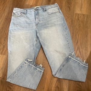 Abercrombie & Fitch Mom Jeans
